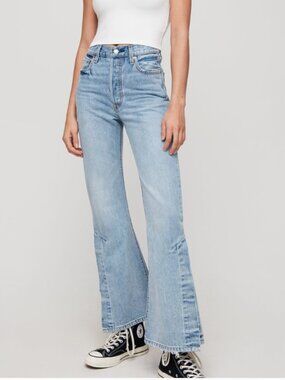 LEVI's Size 27 Ribcage Split Flare